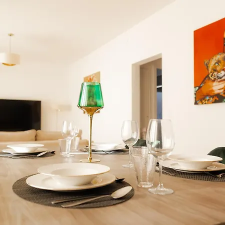 Deluxe Large - Free Parking Apartment *